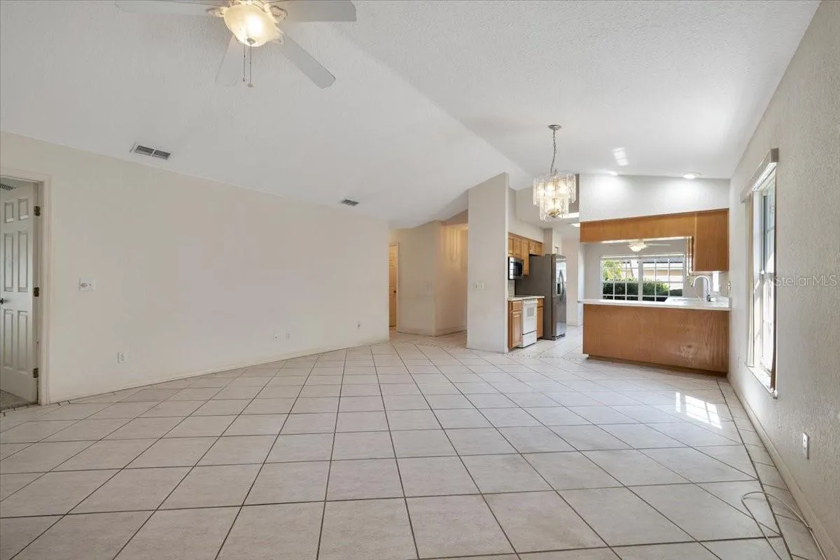 620 CRYSTALS BLVD