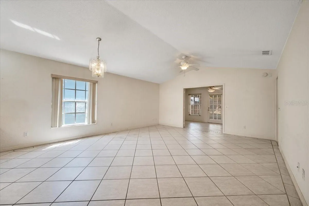 620 CRYSTALS BLVD