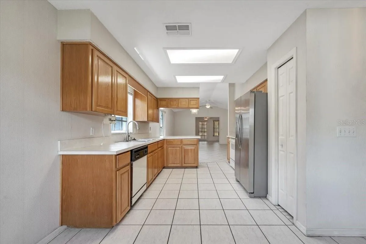 620 CRYSTALS BLVD
