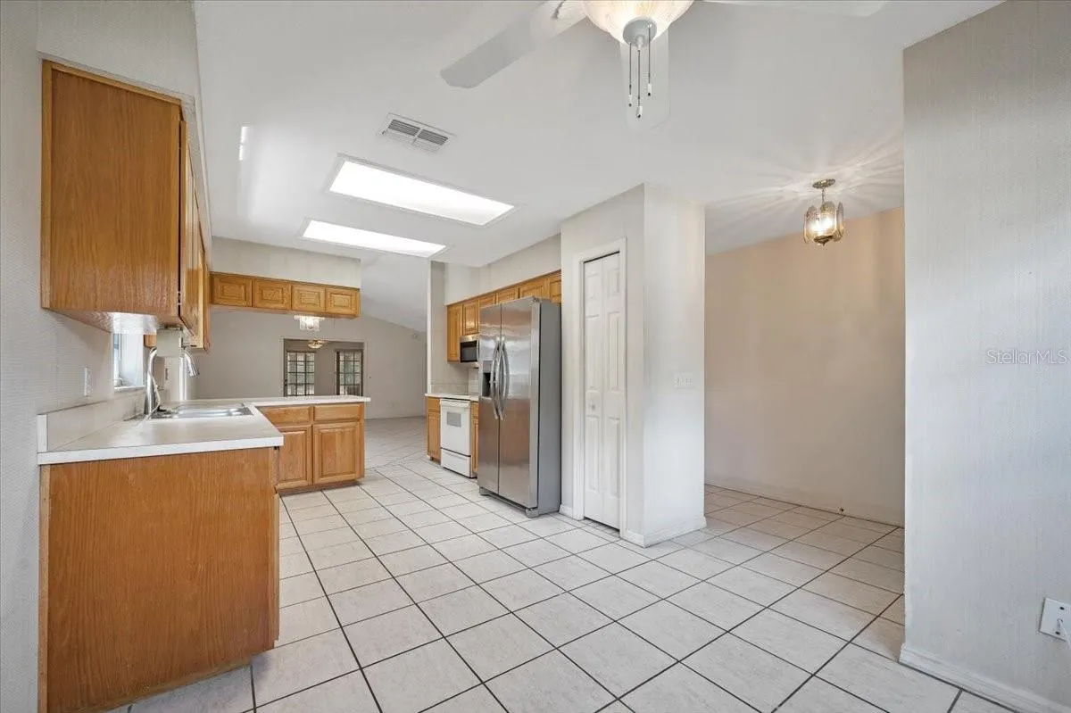 620 CRYSTALS BLVD