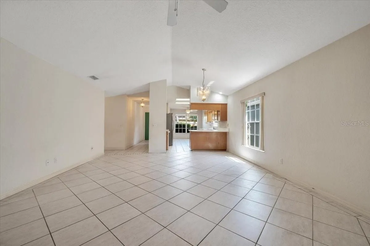 620 CRYSTALS BLVD