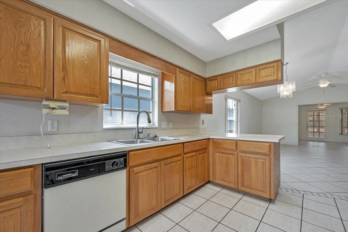 620 CRYSTALS BLVD