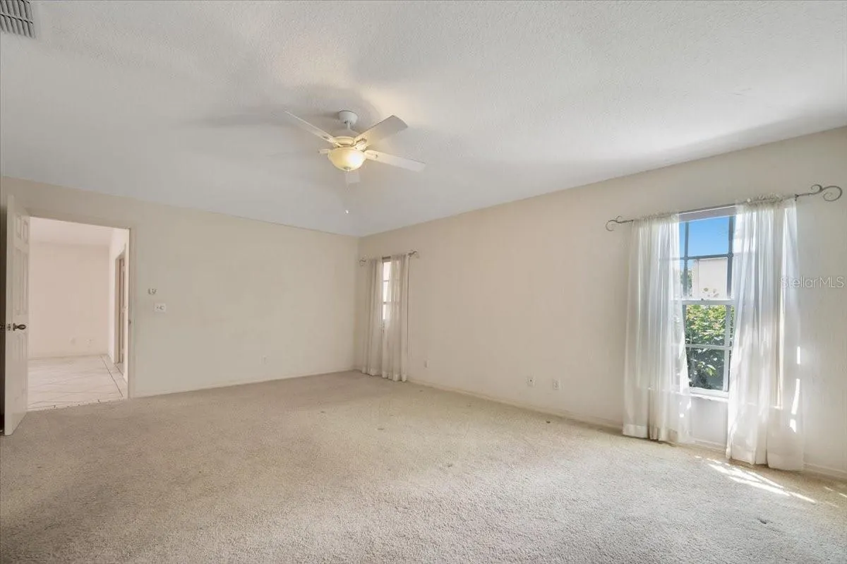 620 CRYSTALS BLVD