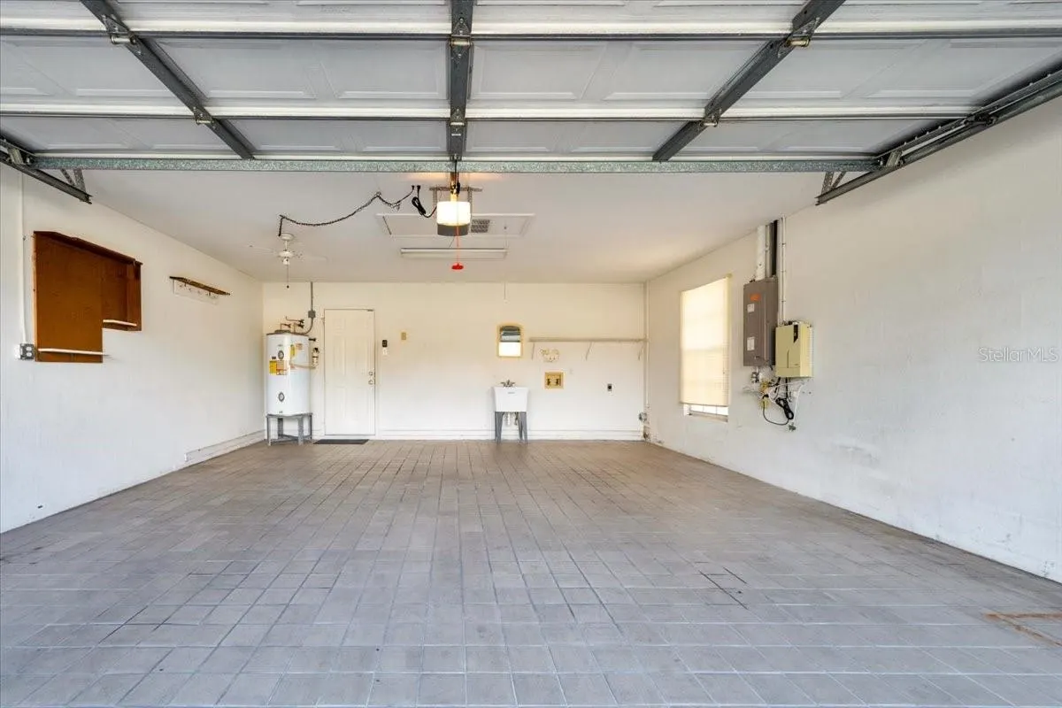620 CRYSTALS BLVD