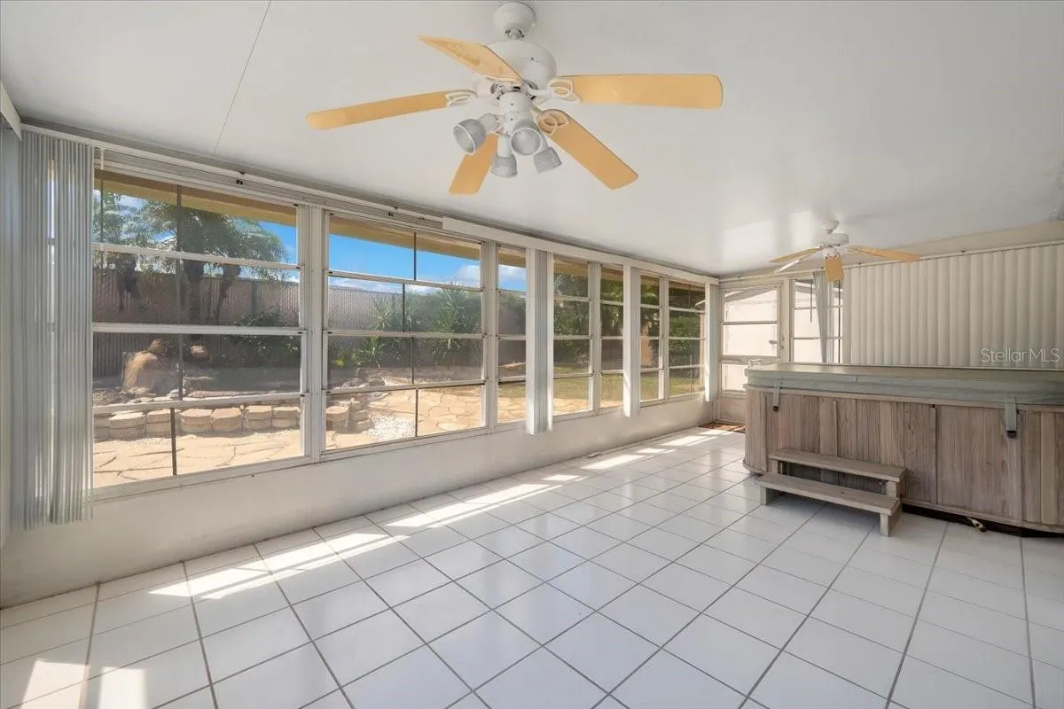 620 CRYSTALS BLVD