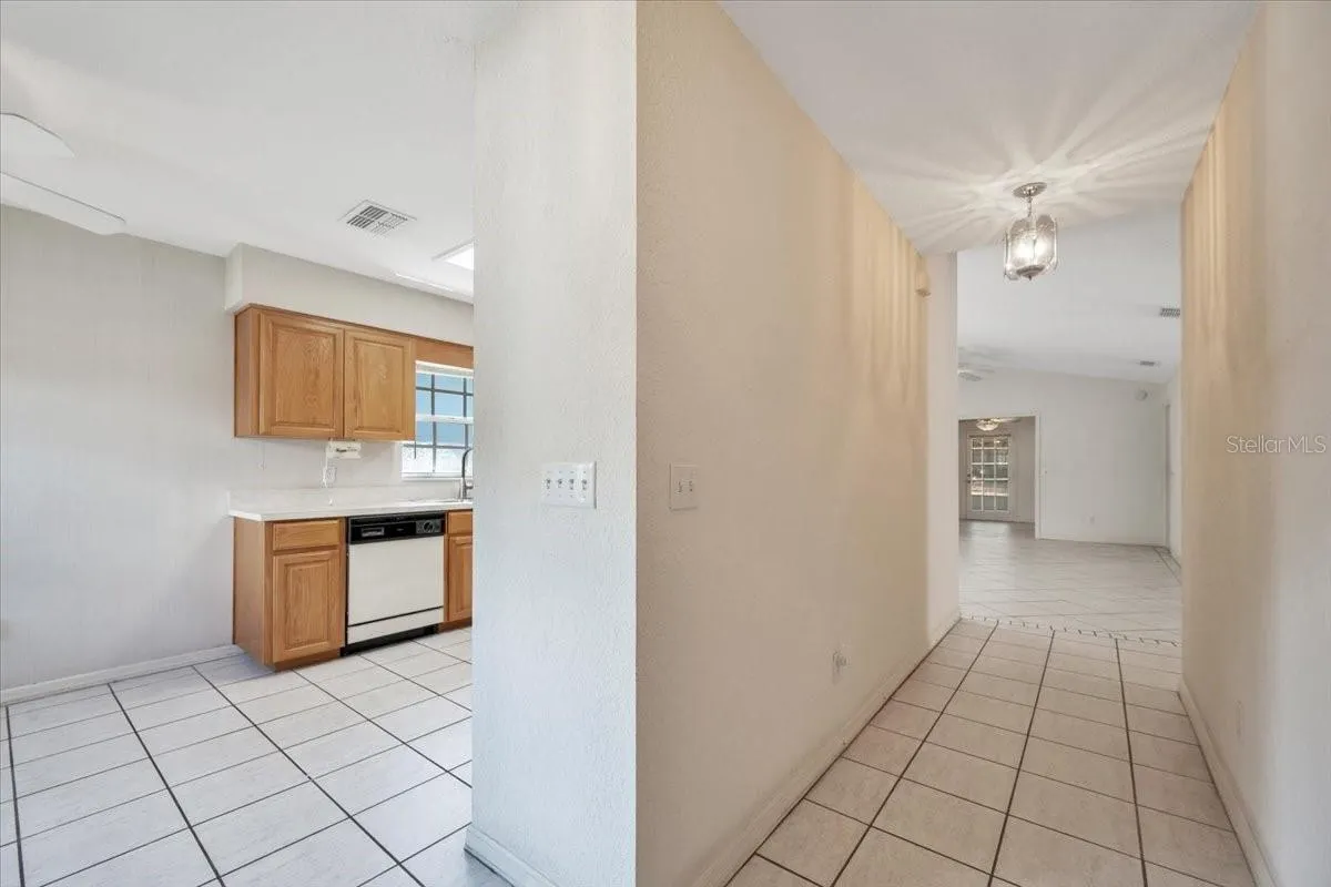 620 CRYSTALS BLVD
