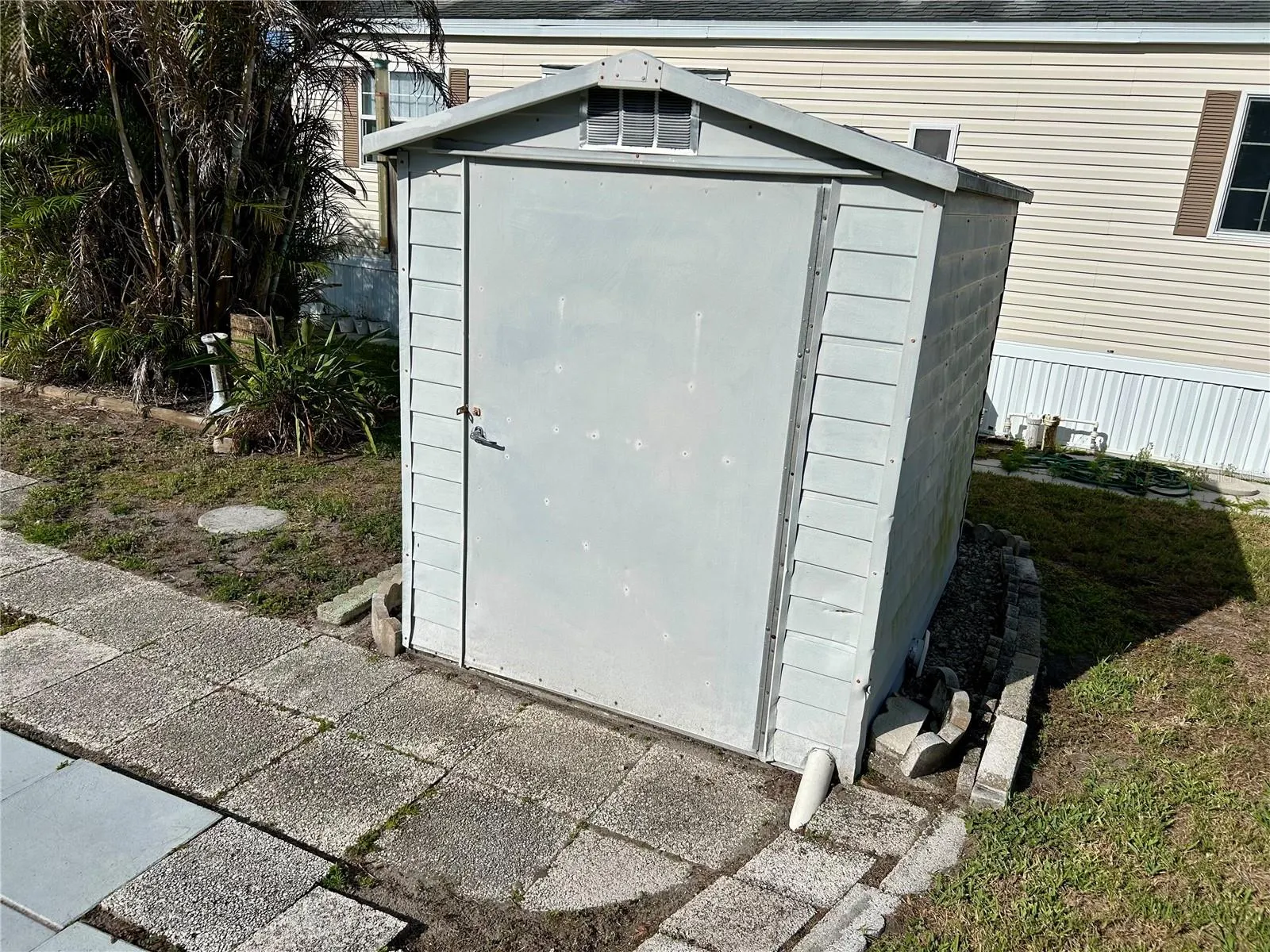 1112 FEATHER LN