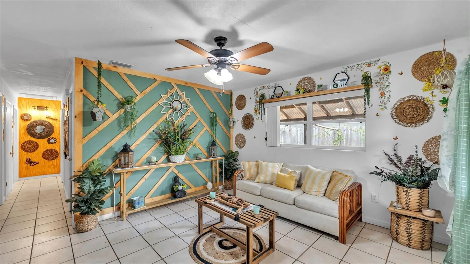 1624 HUMMINGBIRD LN