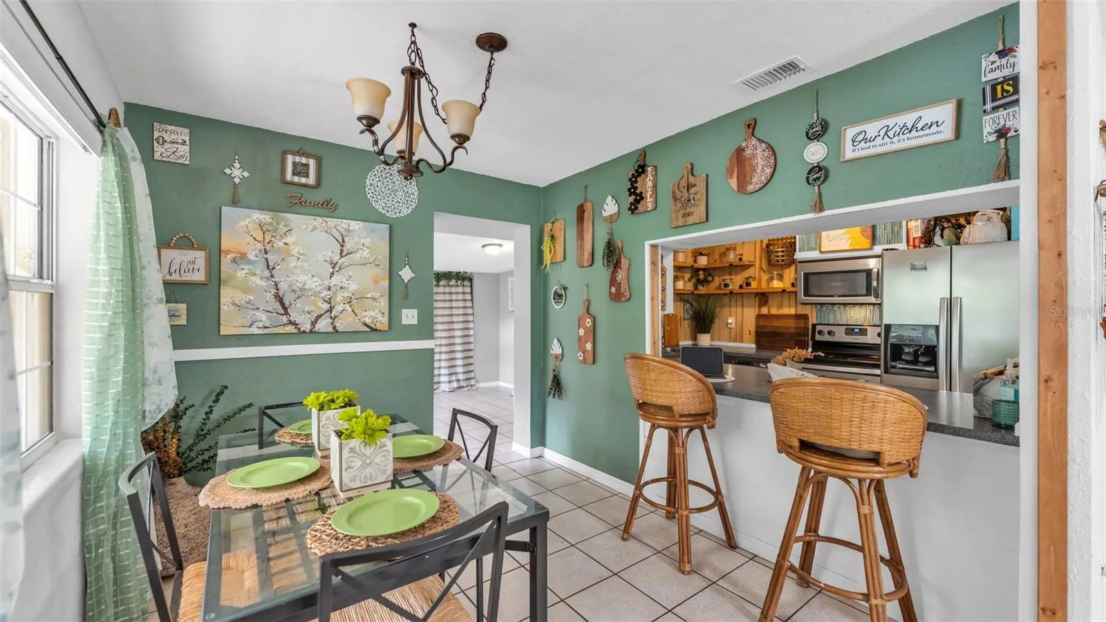 1624 HUMMINGBIRD LN