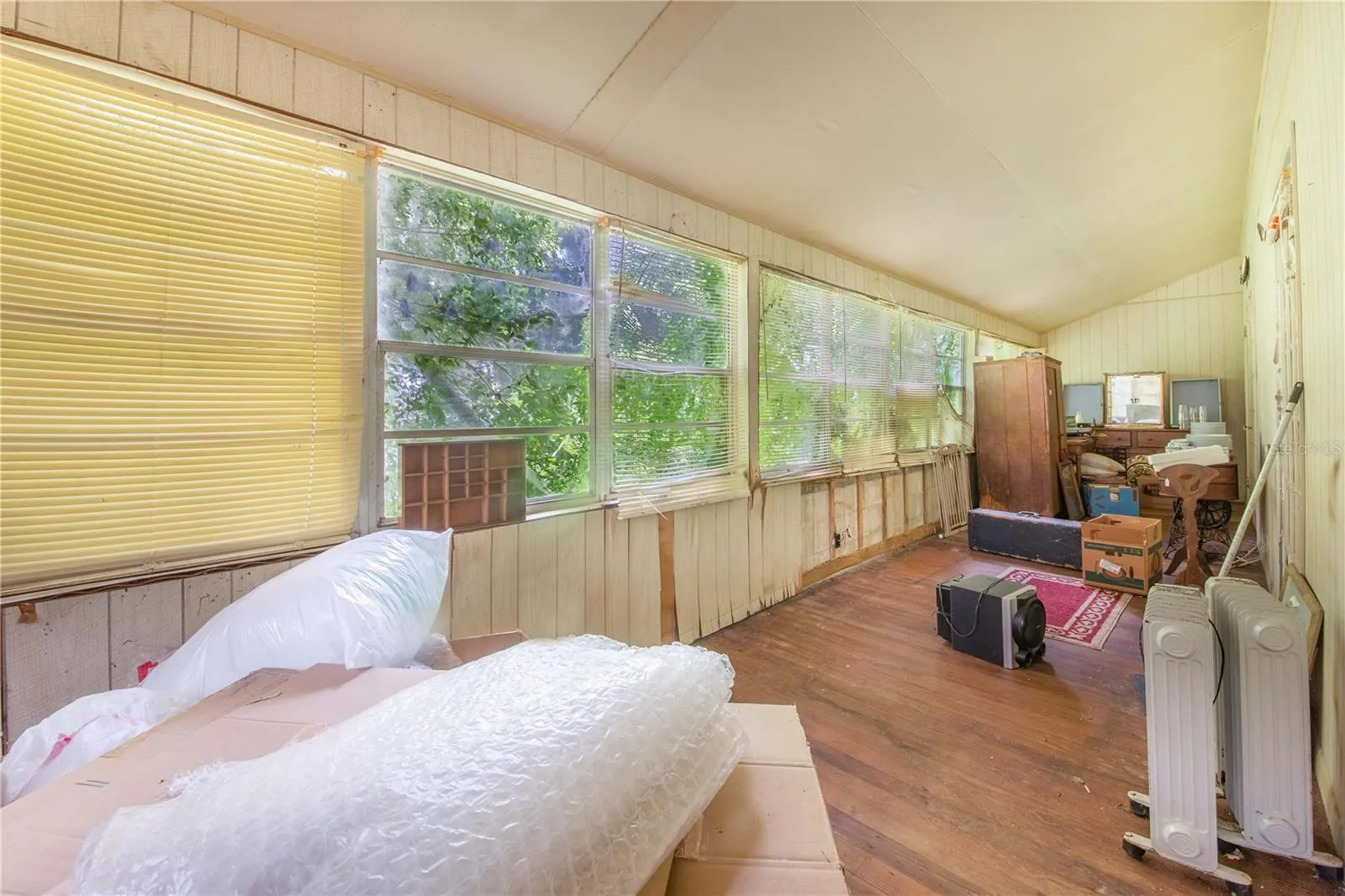 1825 LYLE PKWY