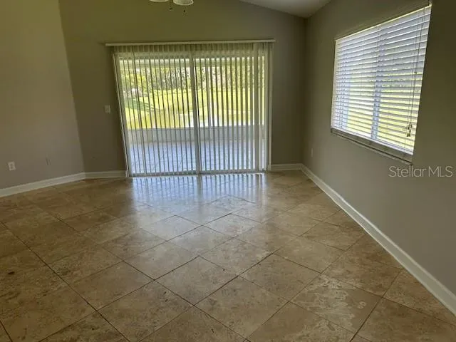 546 LINDSAY ANNE CT