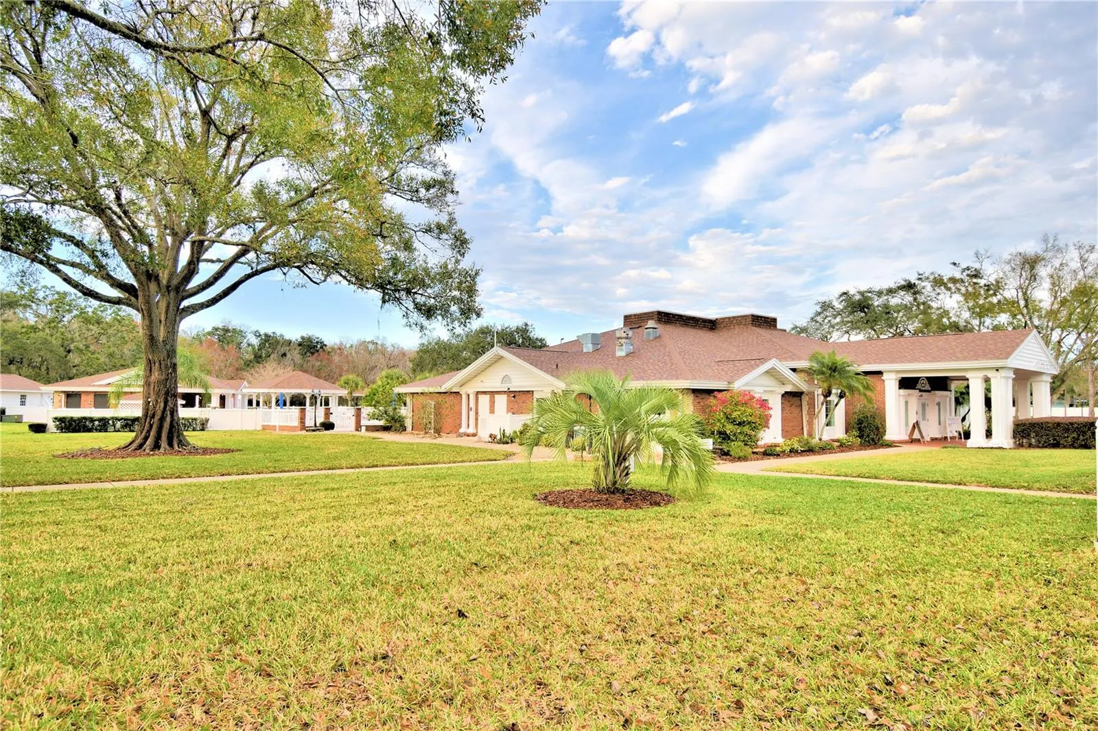 4816 GOLDENVIEW LN