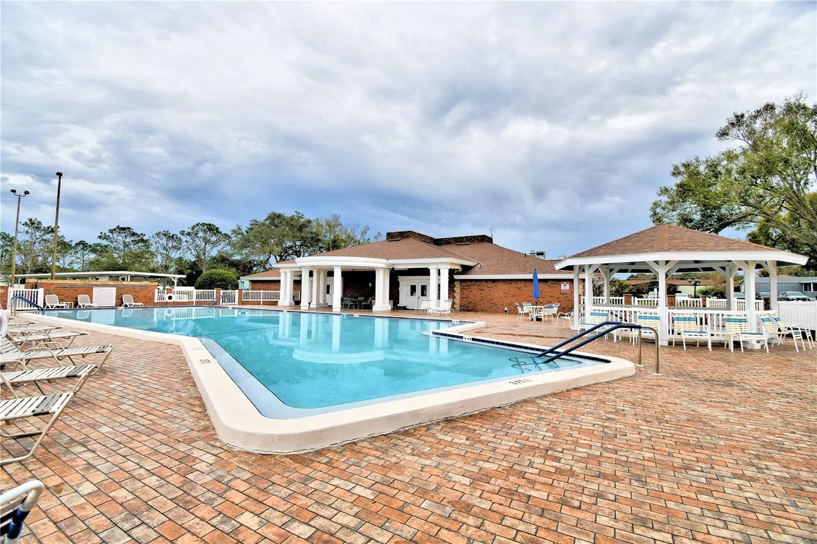 4816 GOLDENVIEW LN