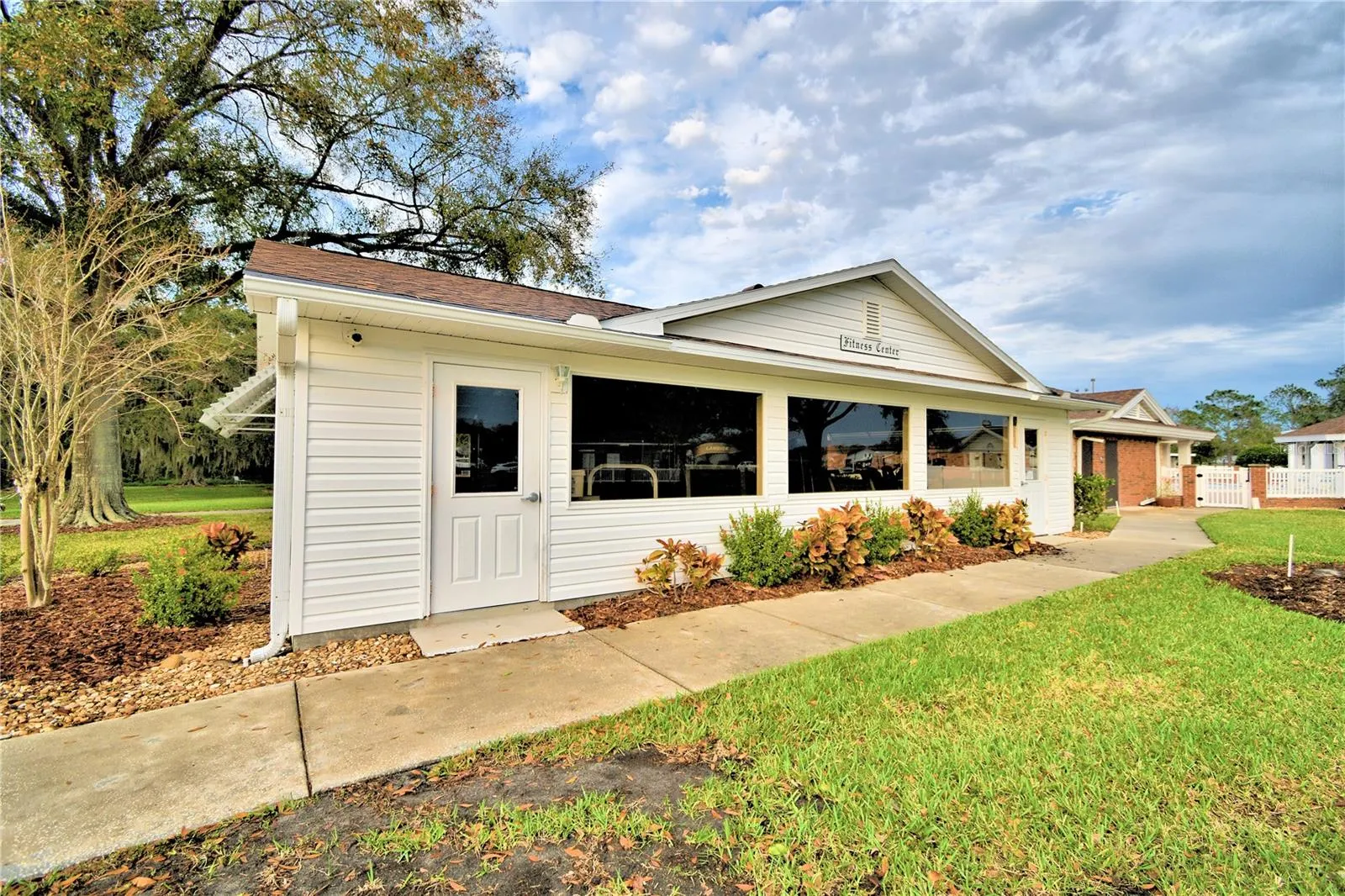 4816 GOLDENVIEW LN