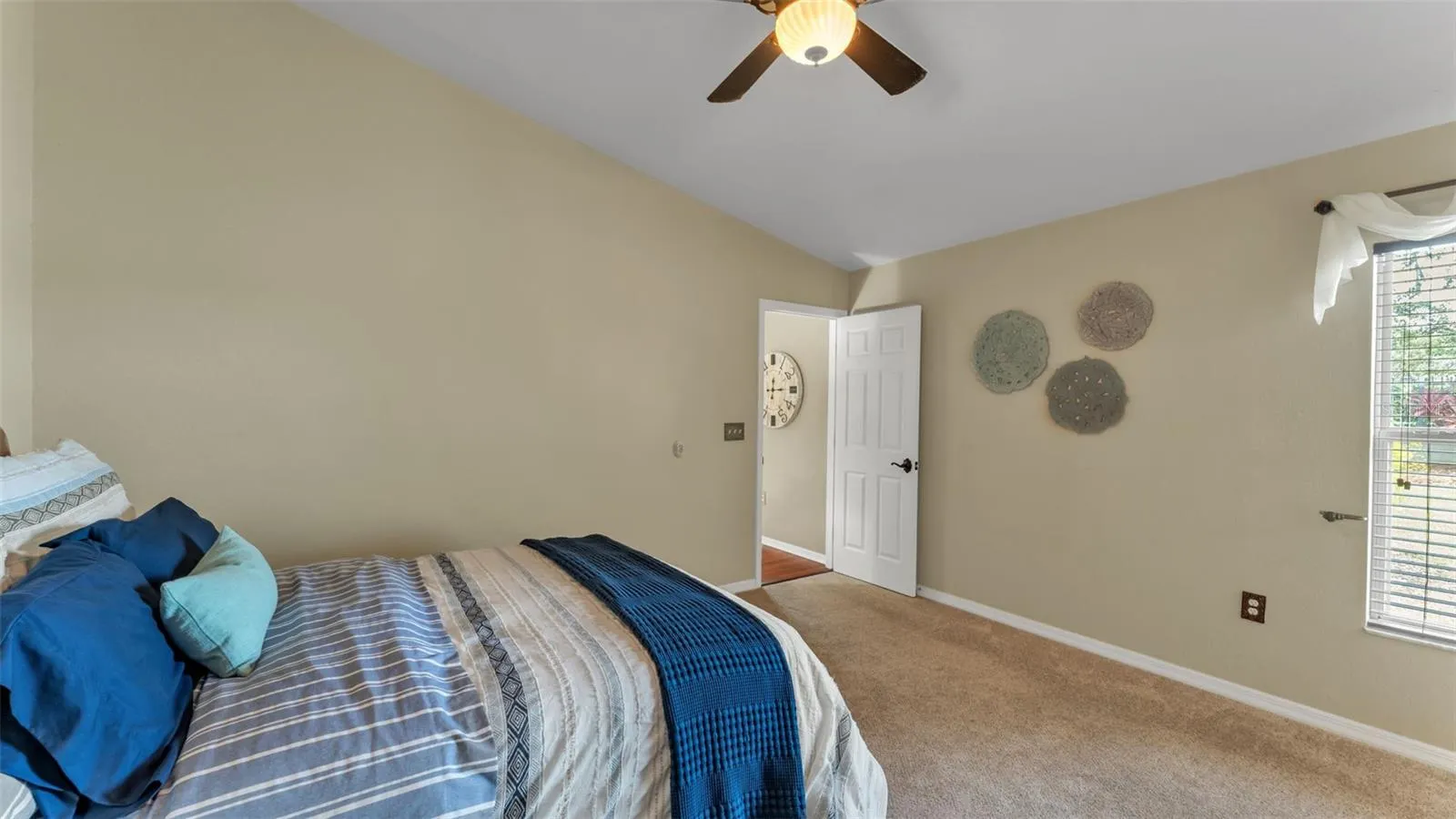 6626 CRESCENT LOOP