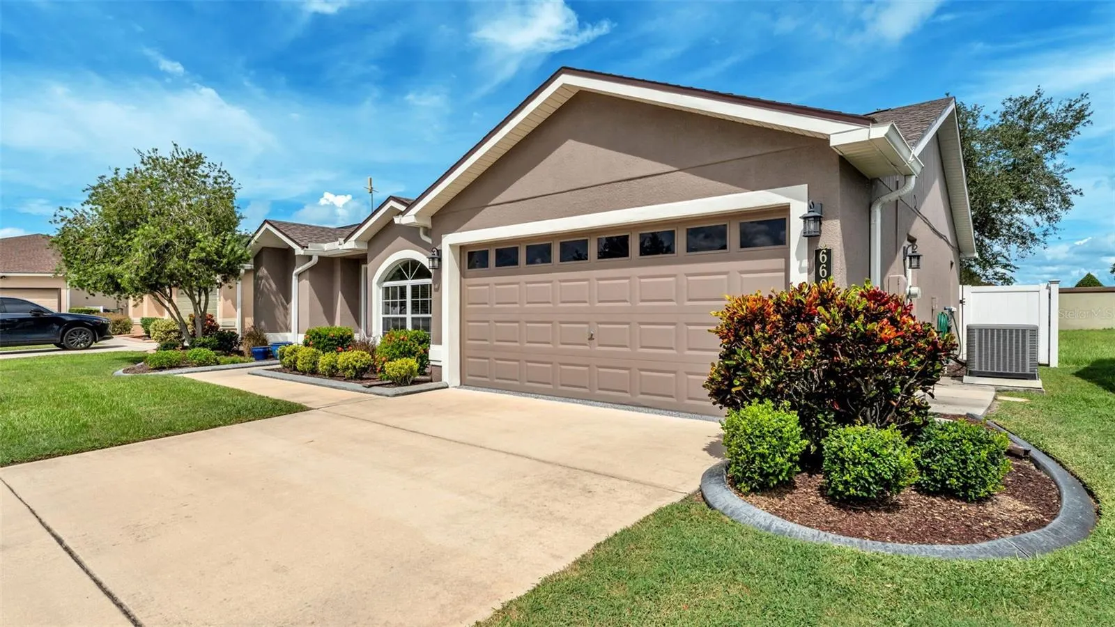 6626 CRESCENT LOOP