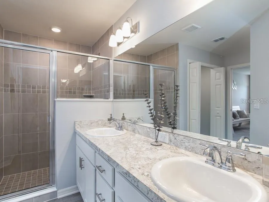 5521 BUCKEYE BEND DR