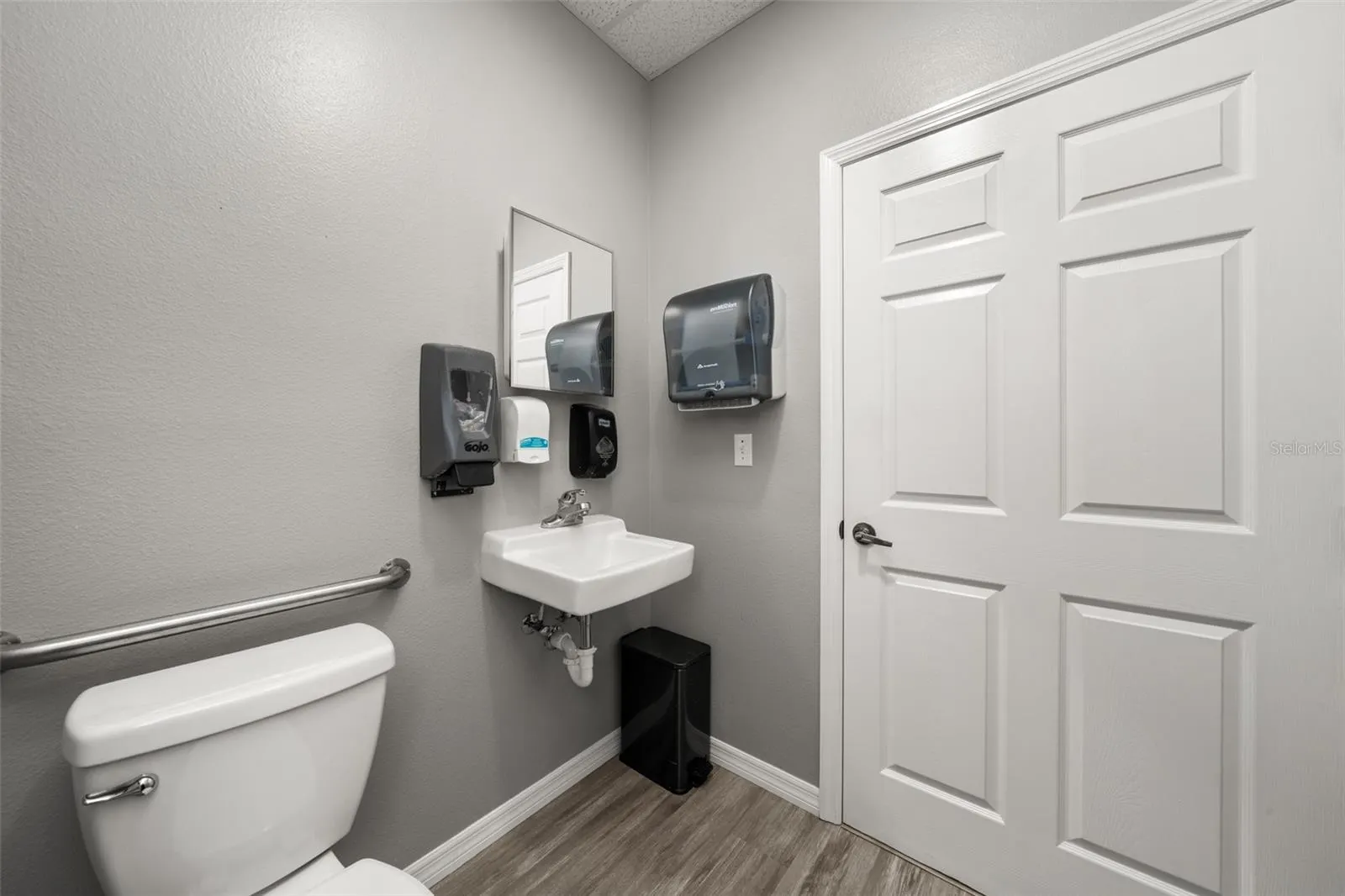 33 RYANT BLVD