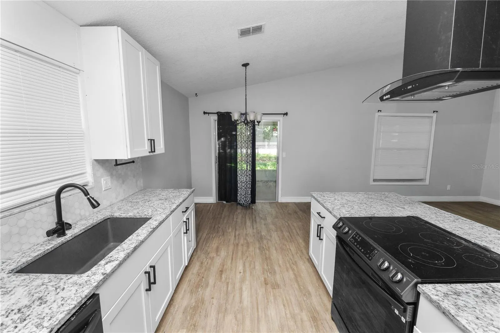 3307 FOX RIDGE DR