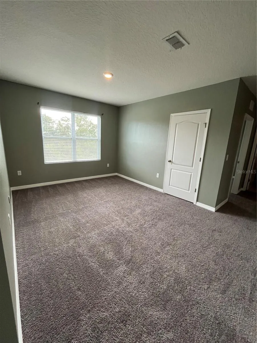 220 ST THOMAS DR