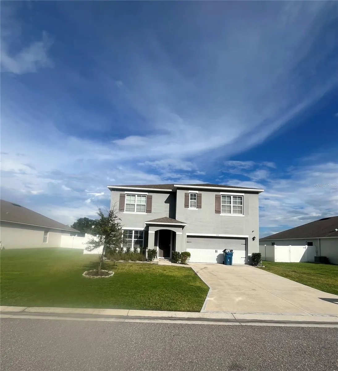 220 ST THOMAS DR