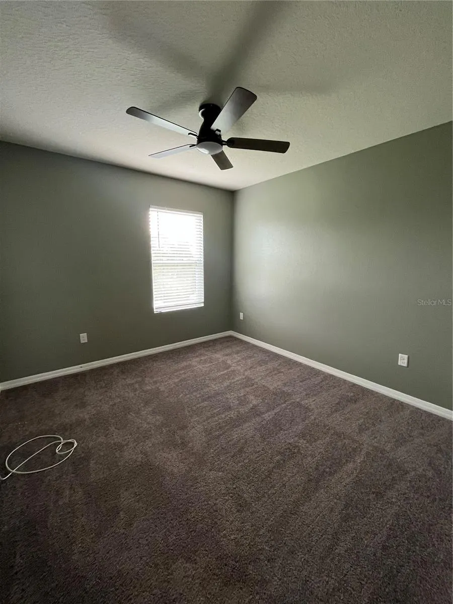 220 ST THOMAS DR