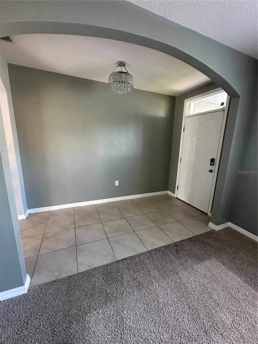 220 ST THOMAS DR
