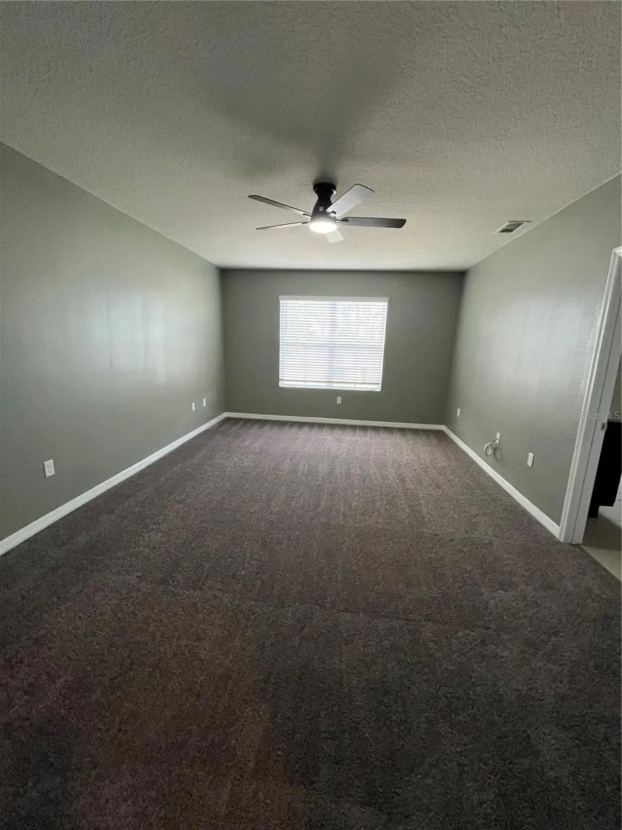 220 ST THOMAS DR