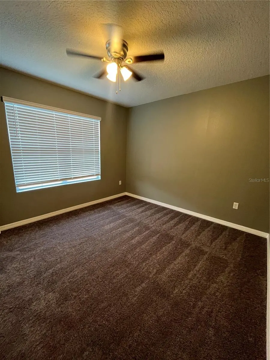 220 ST THOMAS DR