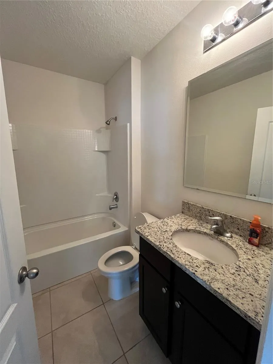 220 ST THOMAS DR