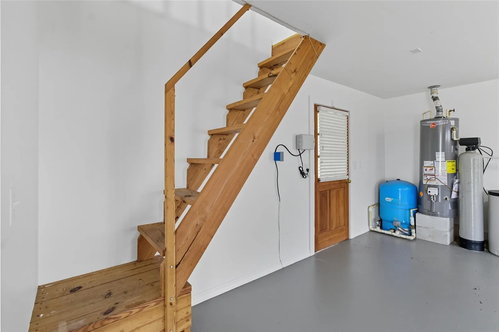 320 STARR RIDGE DR