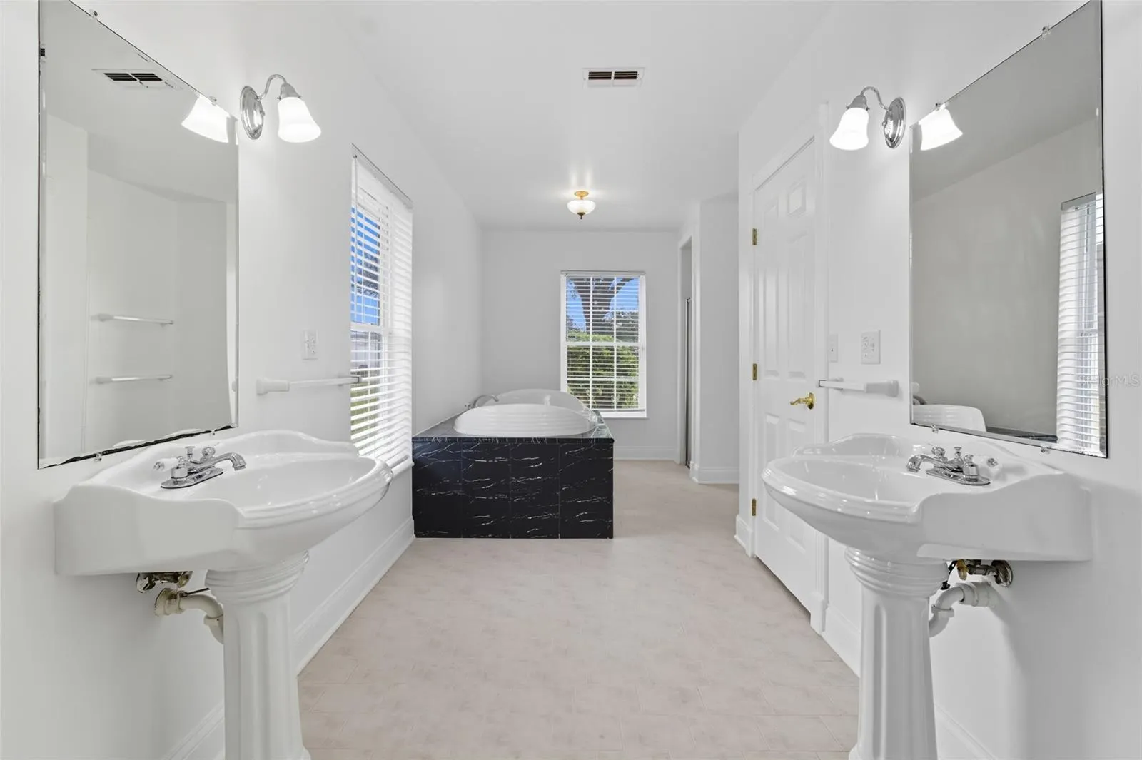 320 STARR RIDGE DR