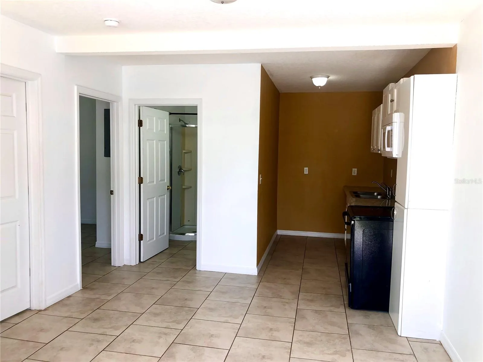 110 FOREST AVE #10, #10