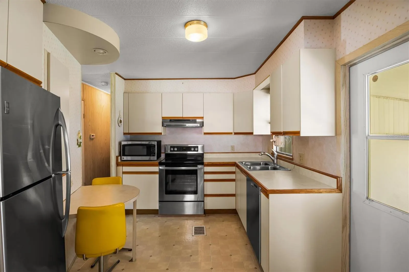 1610 REYNOLDS RD #358, #358