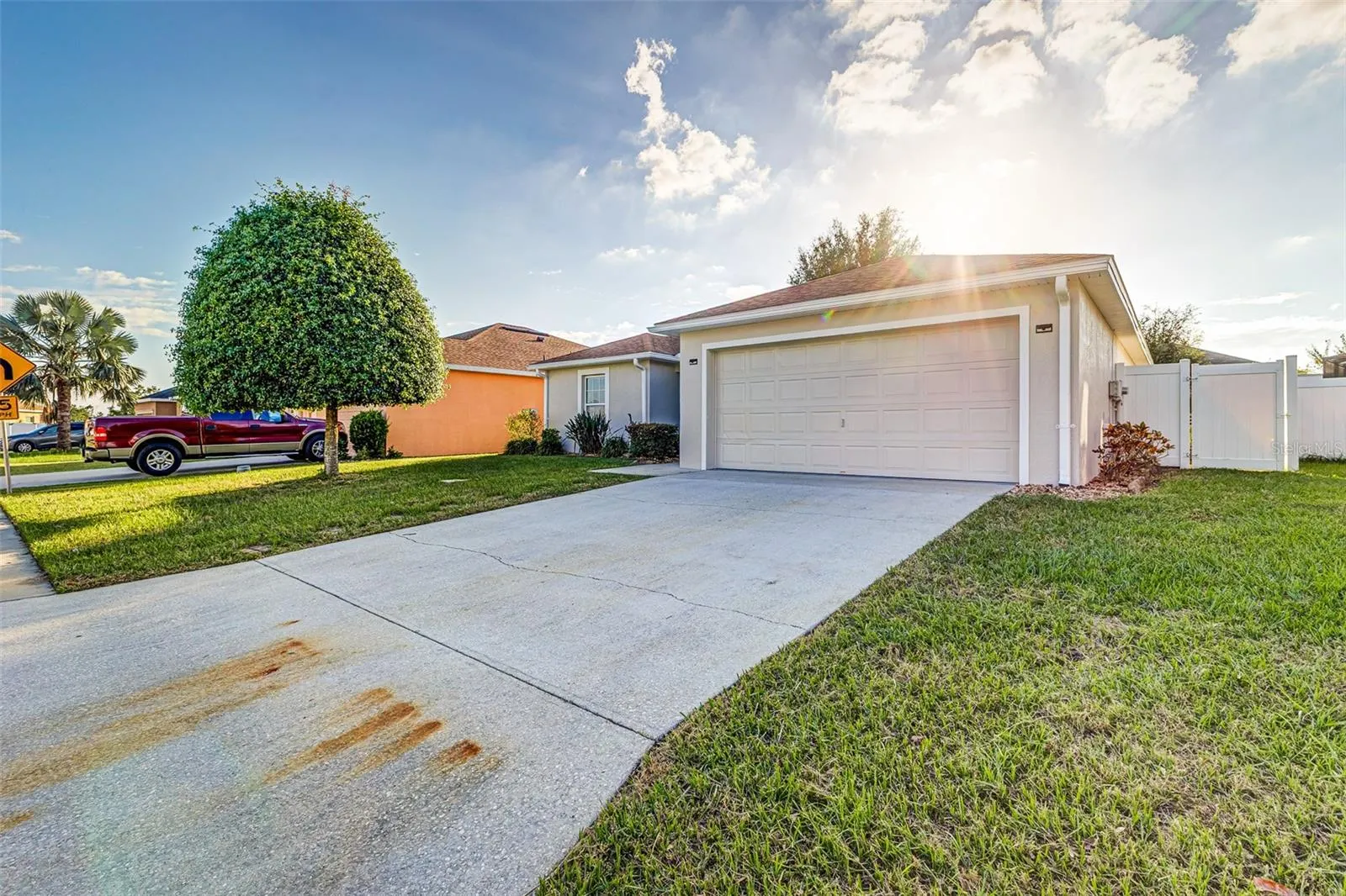 6610 CRESCENT LOOP