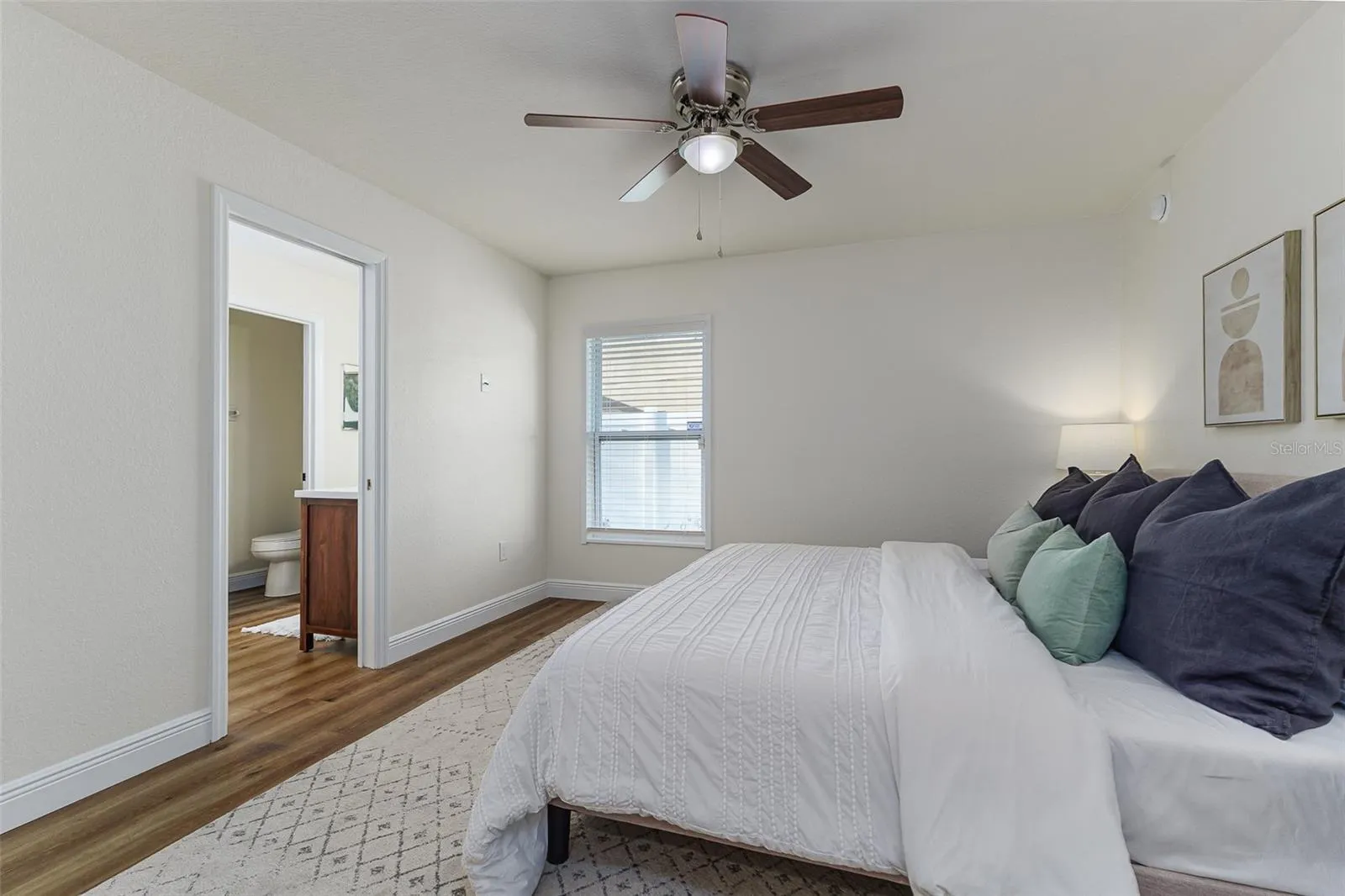 6610 CRESCENT LOOP