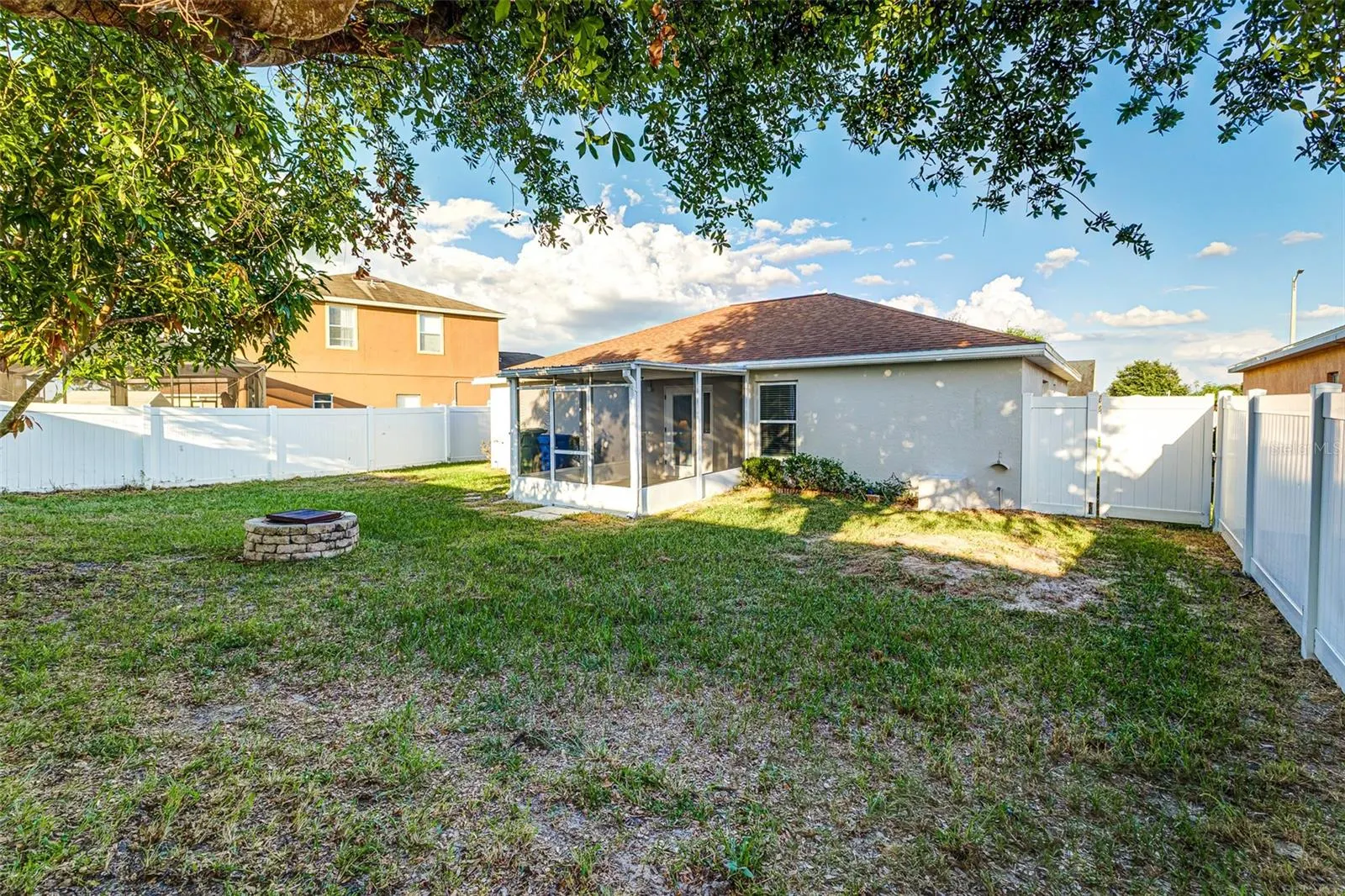 6610 CRESCENT LOOP