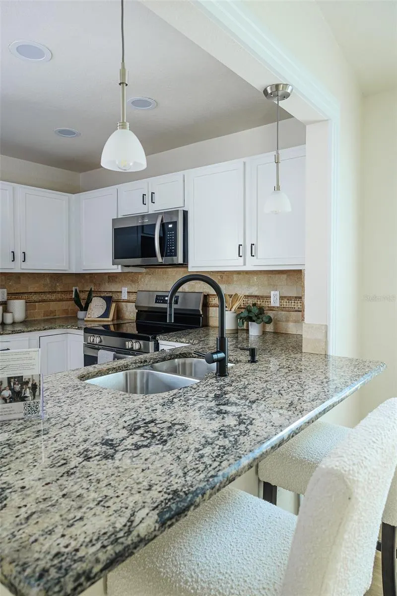6610 CRESCENT LOOP