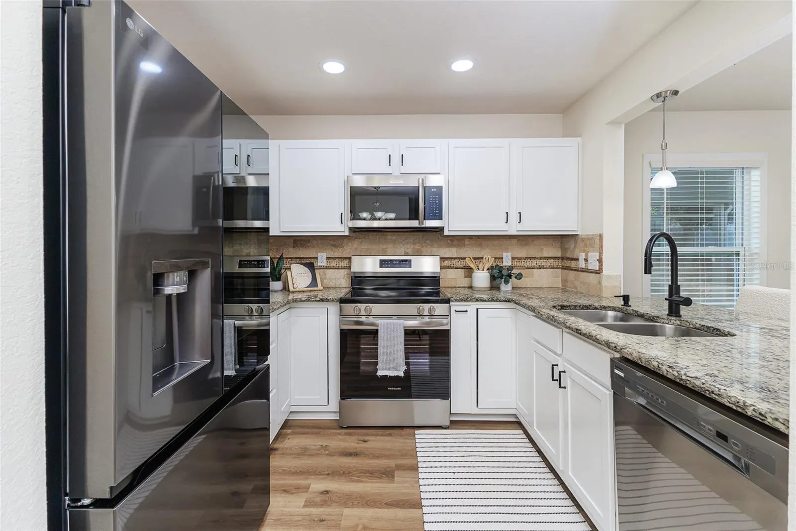 6610 CRESCENT LOOP