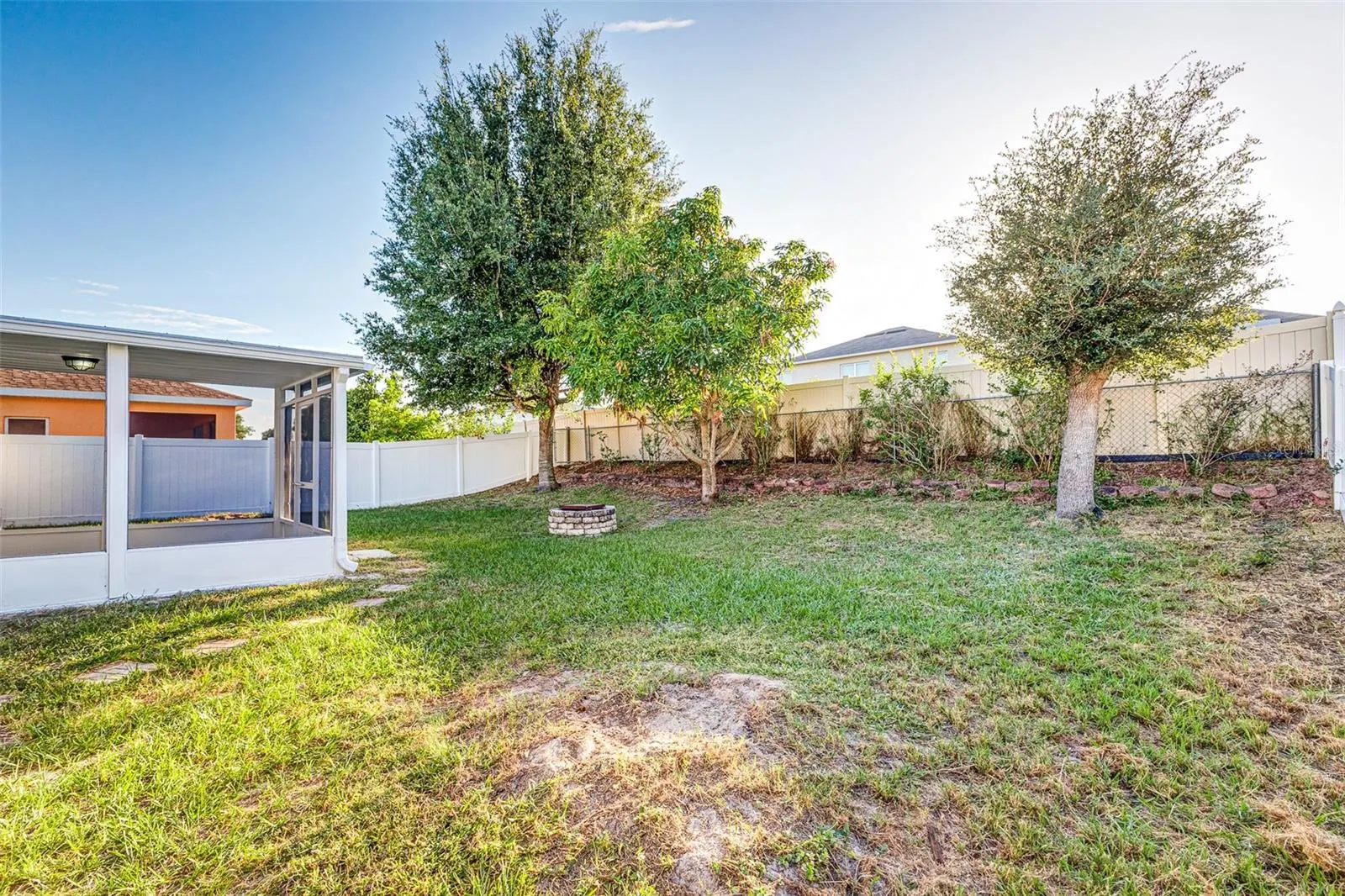 6610 CRESCENT LOOP