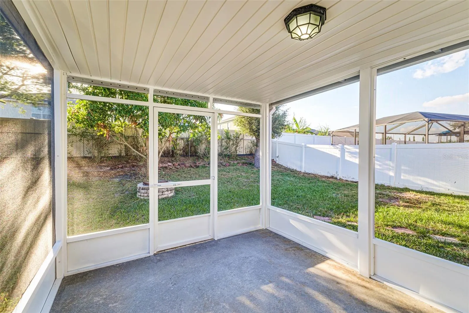 6610 CRESCENT LOOP