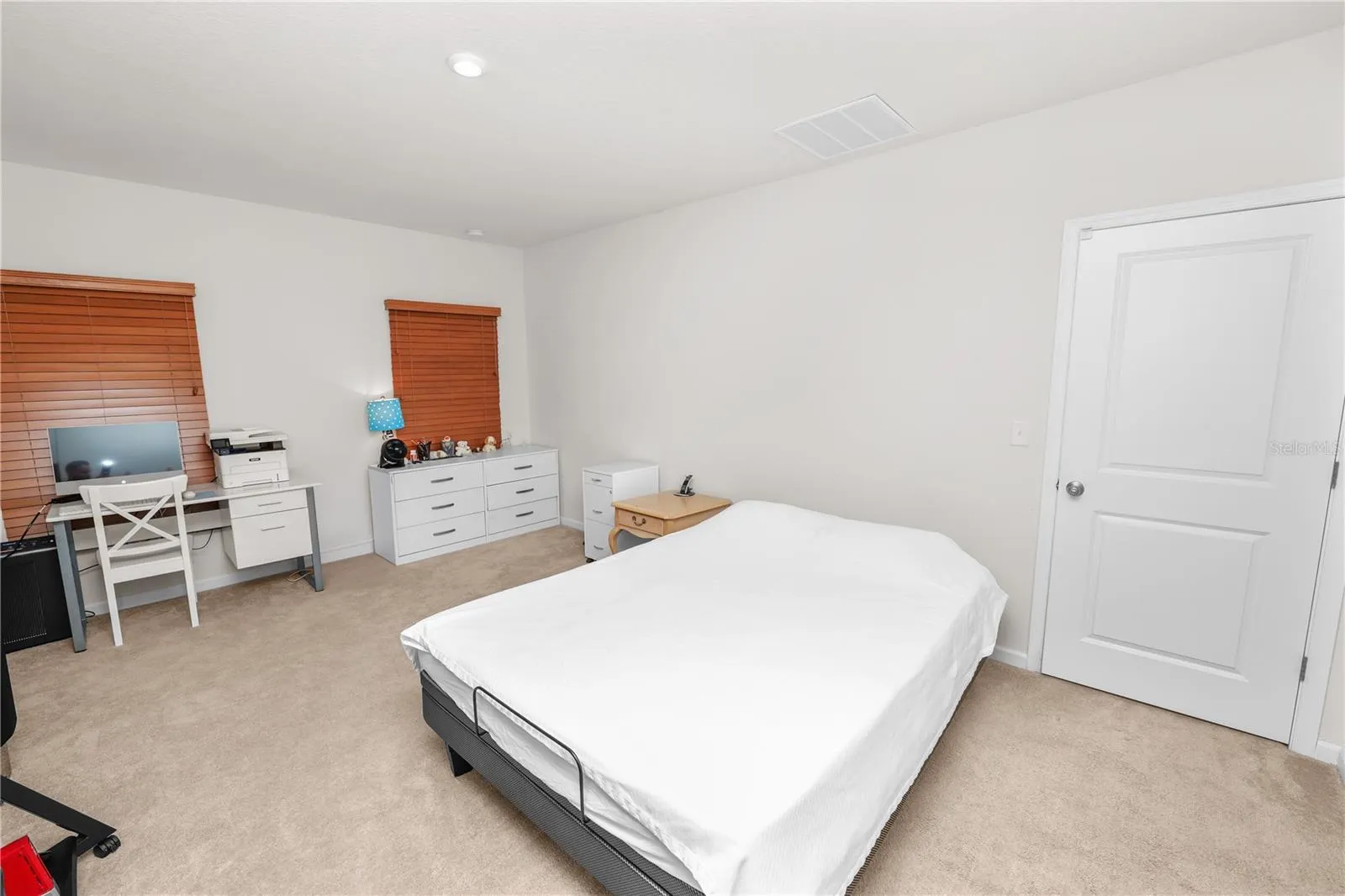 913 EAGLE ROCK TER