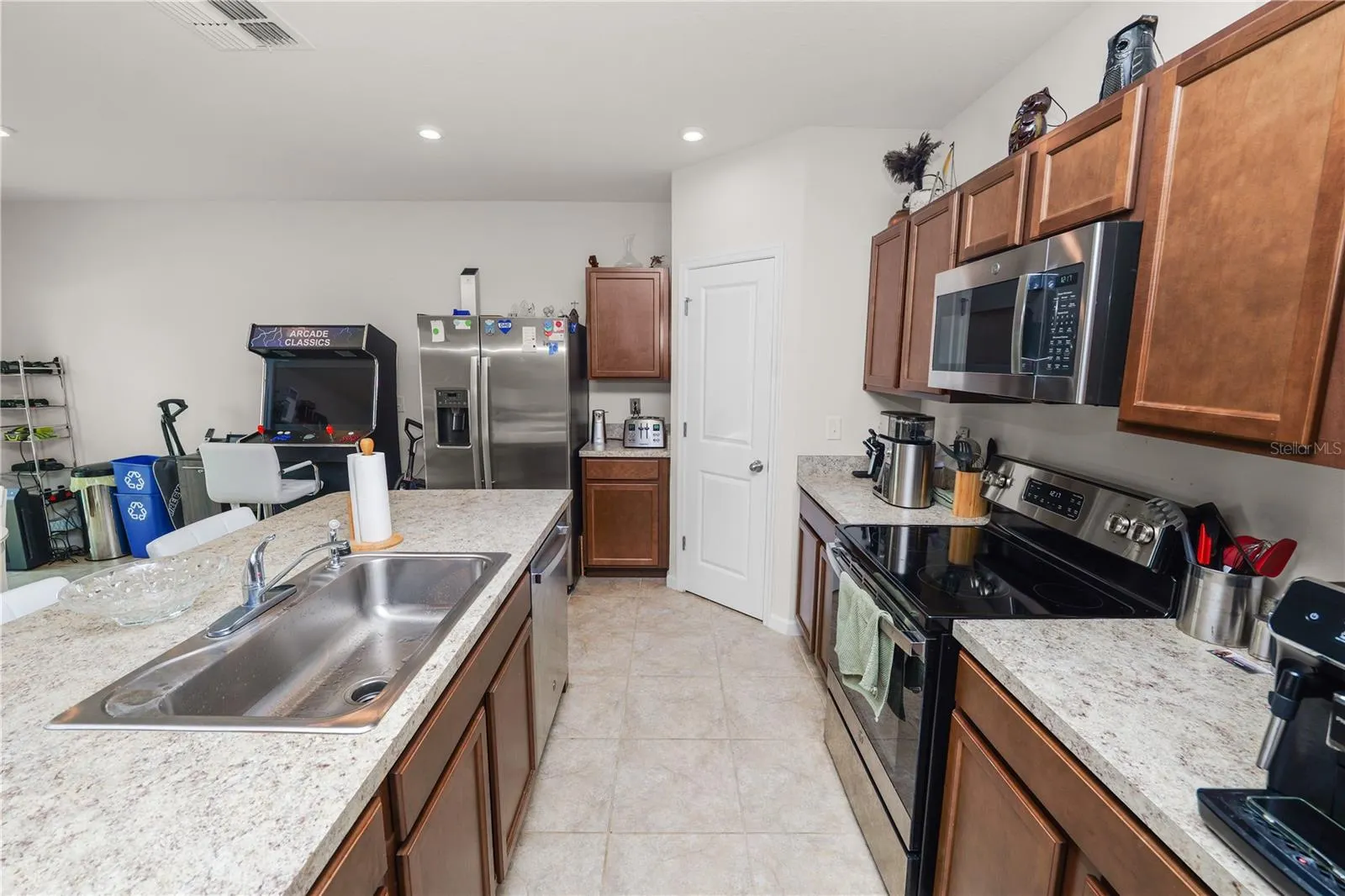 913 EAGLE ROCK TER