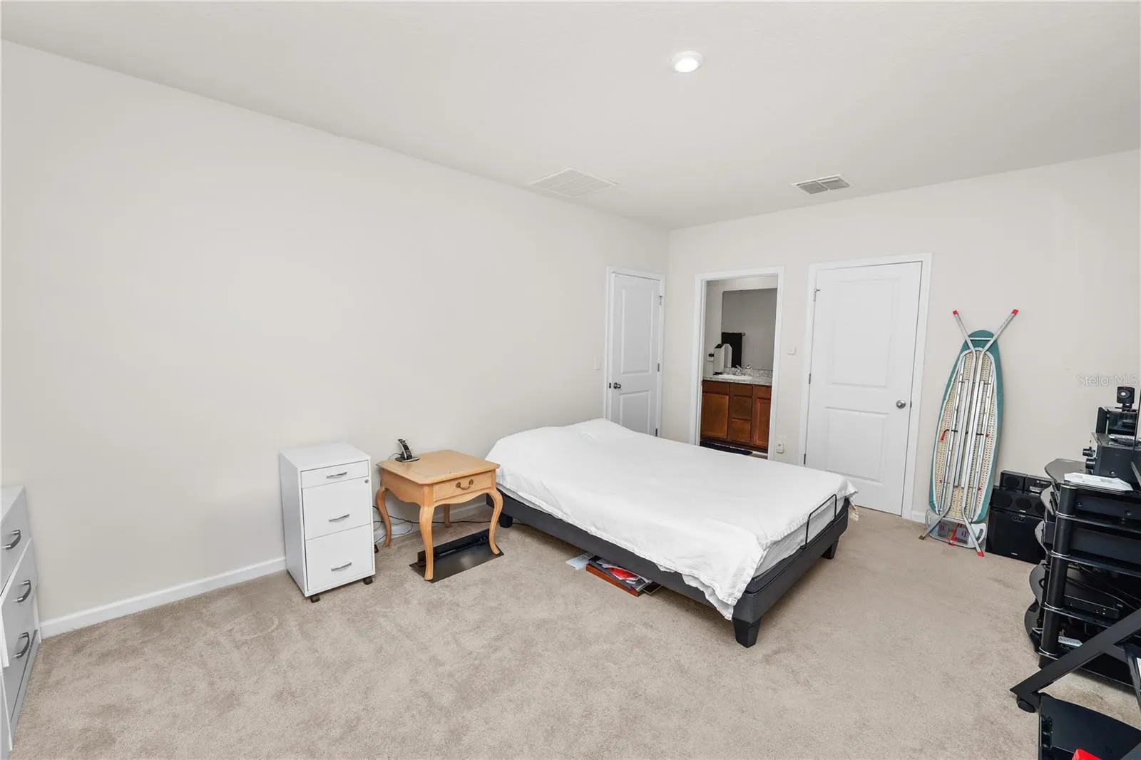 913 EAGLE ROCK TER
