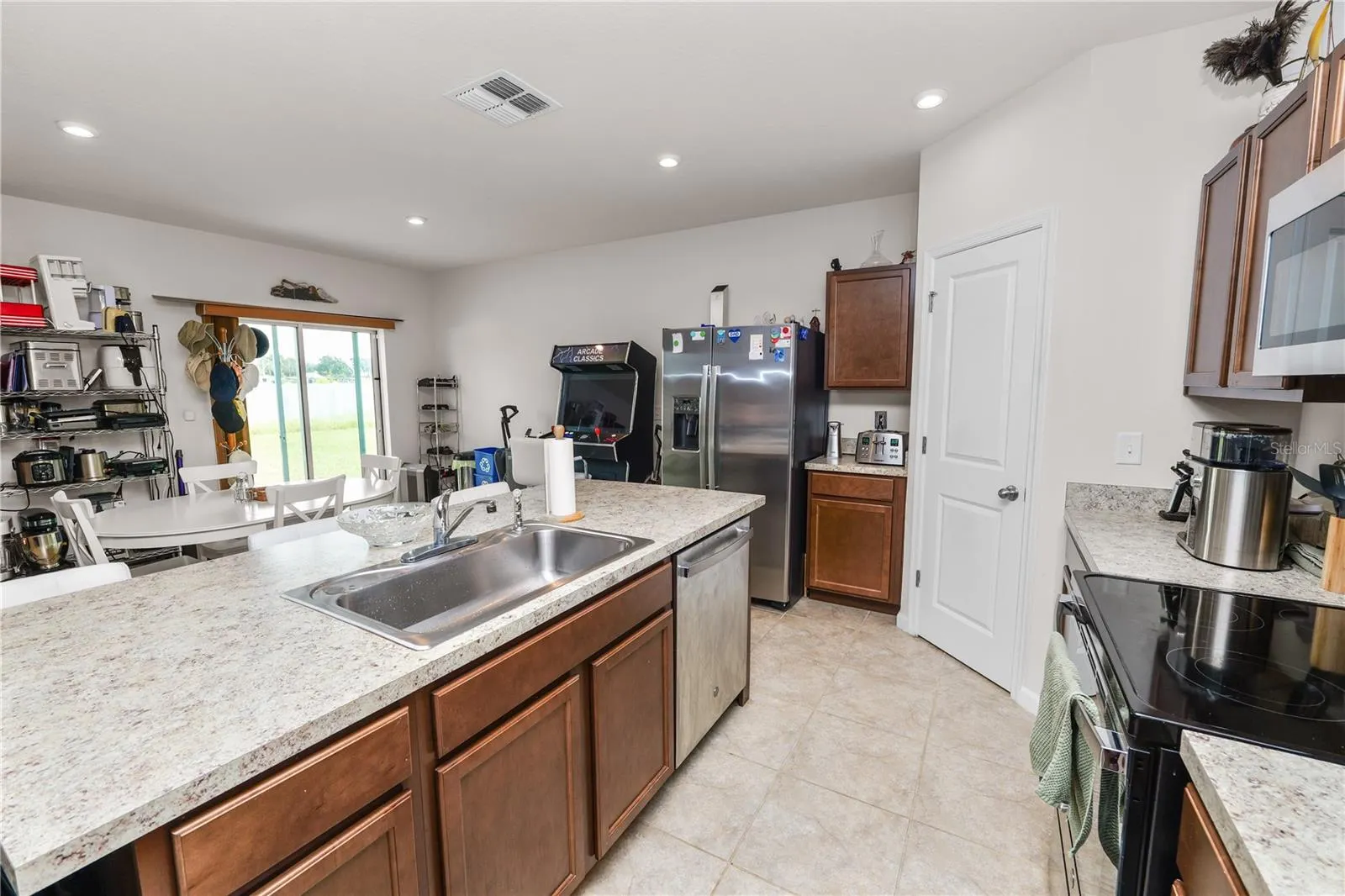 913 EAGLE ROCK TER