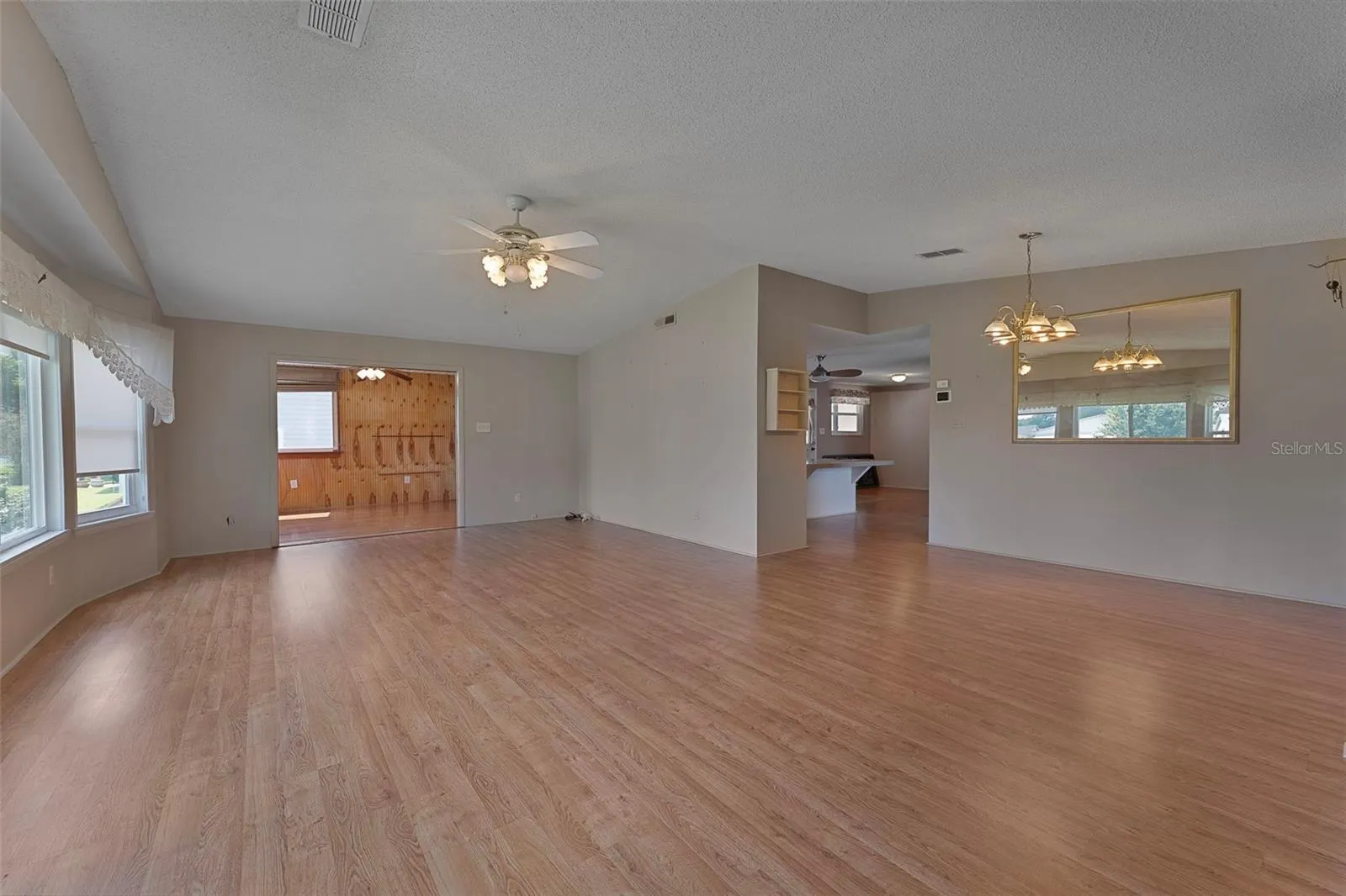 3175 PEBBLE BEND DR