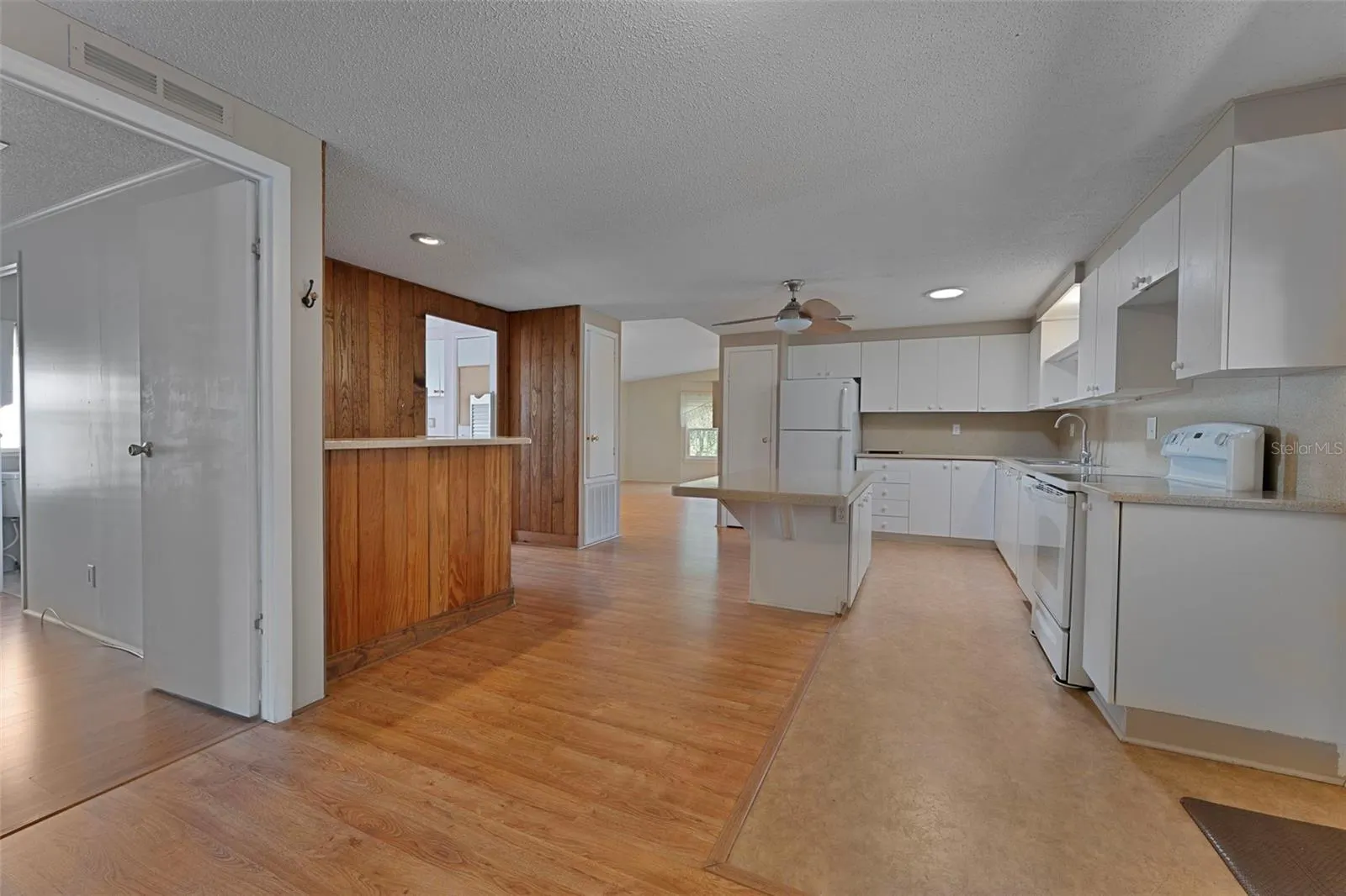 3175 PEBBLE BEND DR