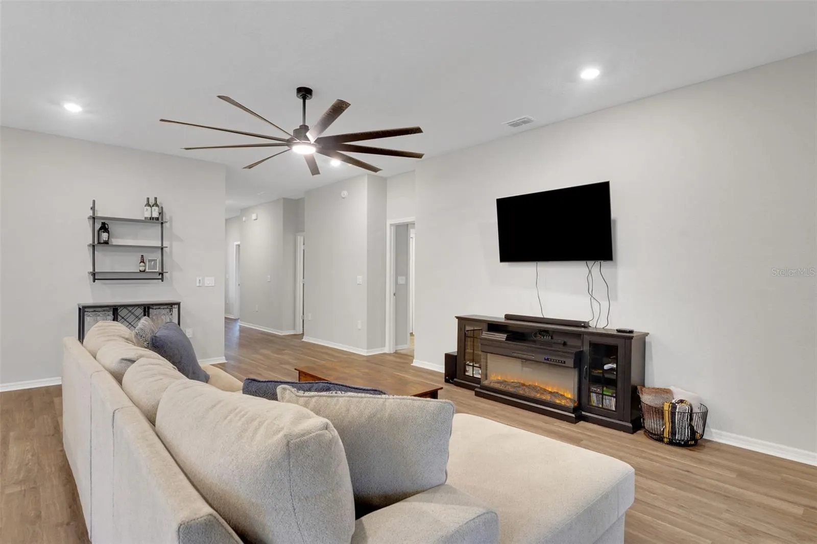 647 BENTLEY NORTH DR