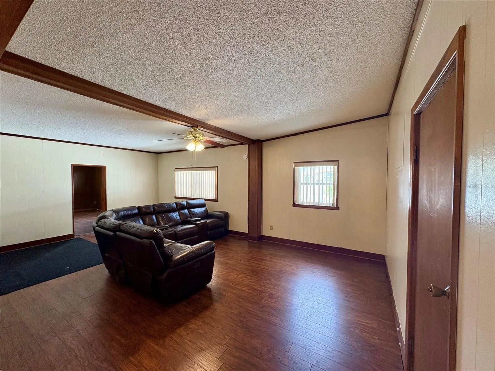 1613 CRYSTAL CT E