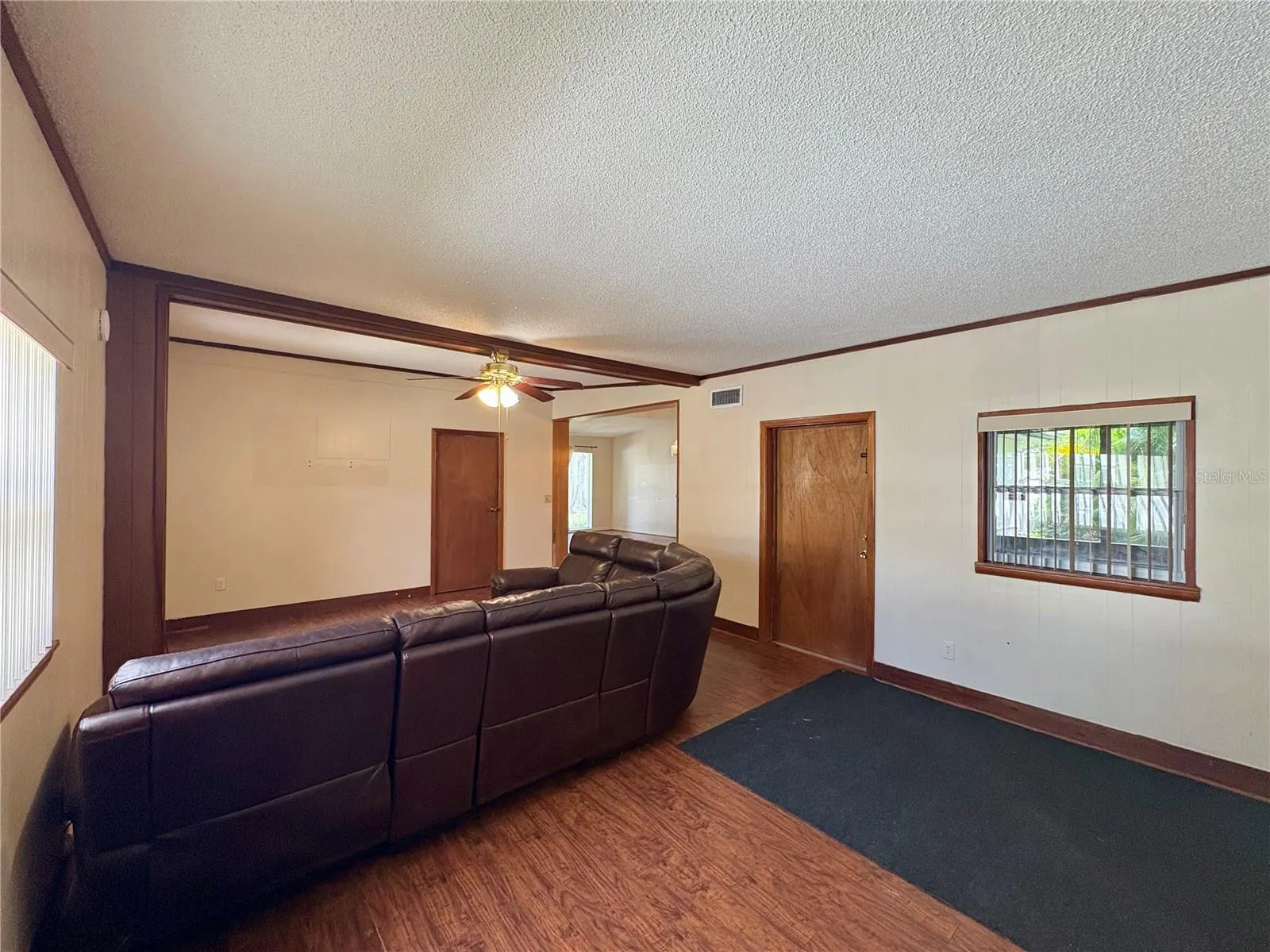1613 CRYSTAL CT E